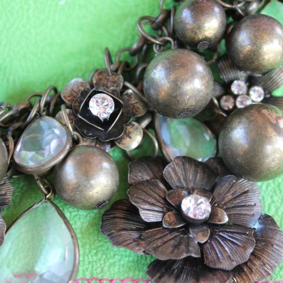 🤎 Bronze Floral Daisy Jeweled Neckl - Picture 5 of 9